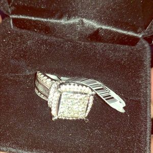 Diamond Ring. Size 7.5, 2ct, 10k white gold